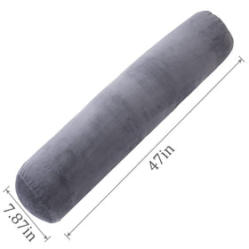 Close-up: 1 MIDDLE ONE velvet cover zipper for quick, gentle washing