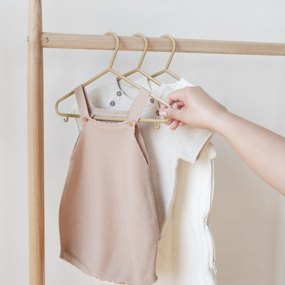 3 Sprouts easy-dressing hangers for quick kid outfits