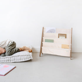 3 Sprouts playroom-friendly bookshelf design supports independent reading