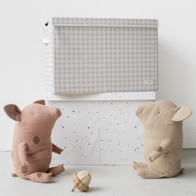 3 Sprouts toy chest stores bulky items like blankets neatly