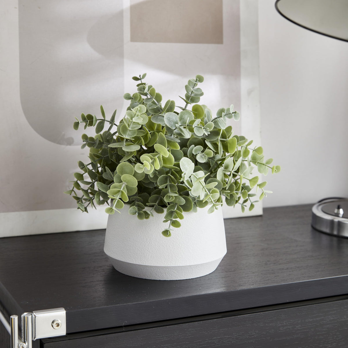 365 Blooming Decor premium eco-friendly plastic provides fade-resistant indoor beauty