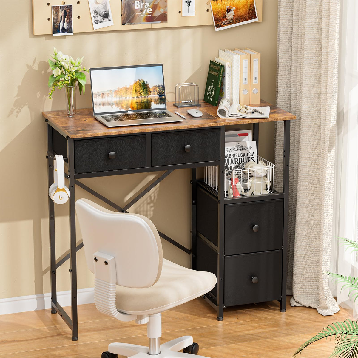 3IngSeagulls adjustable feet keep the desk level on uneven floors