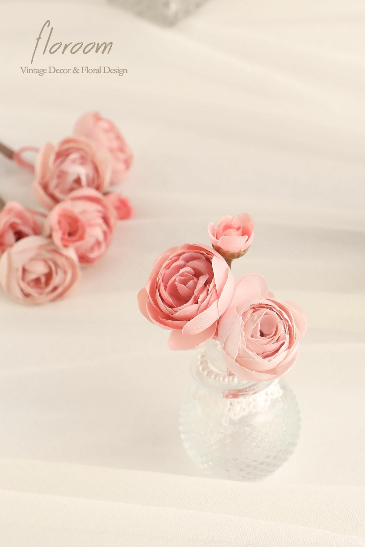 Floroom ranunculus stems detail with iron wire and green tube for flexible DIY stems