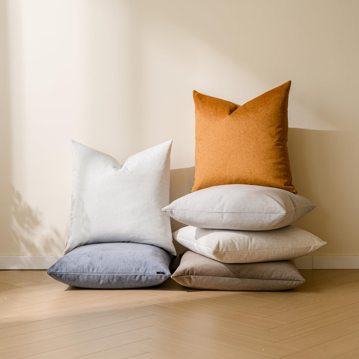 A Moment outdoor living room with 18x18 pillow covers on furniture