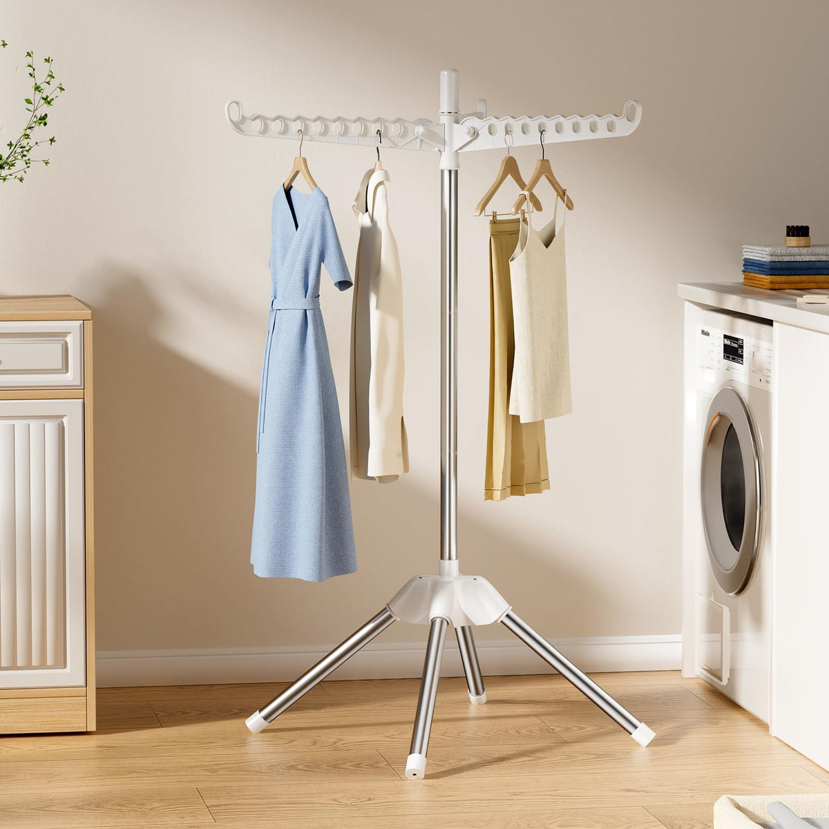 Abiglifty tip showing heavier items balanced toward the main pole.