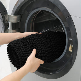 ACCUMTEK machine-washable rug set offers easy care and fast refresh.