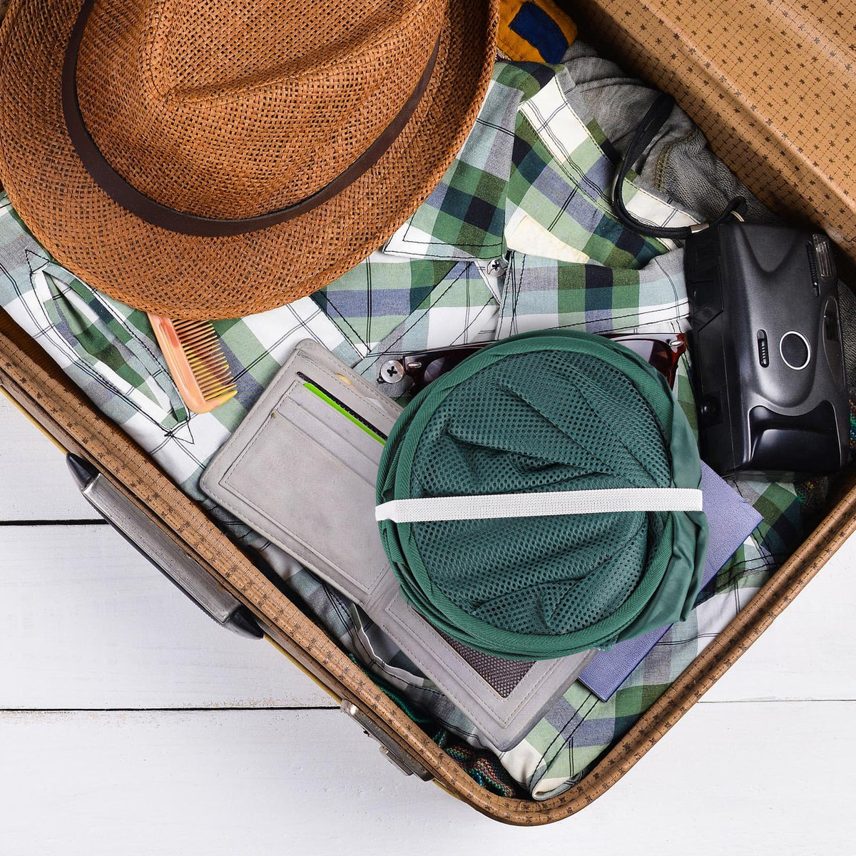 acDesign foldable hampers help classify clothes by color