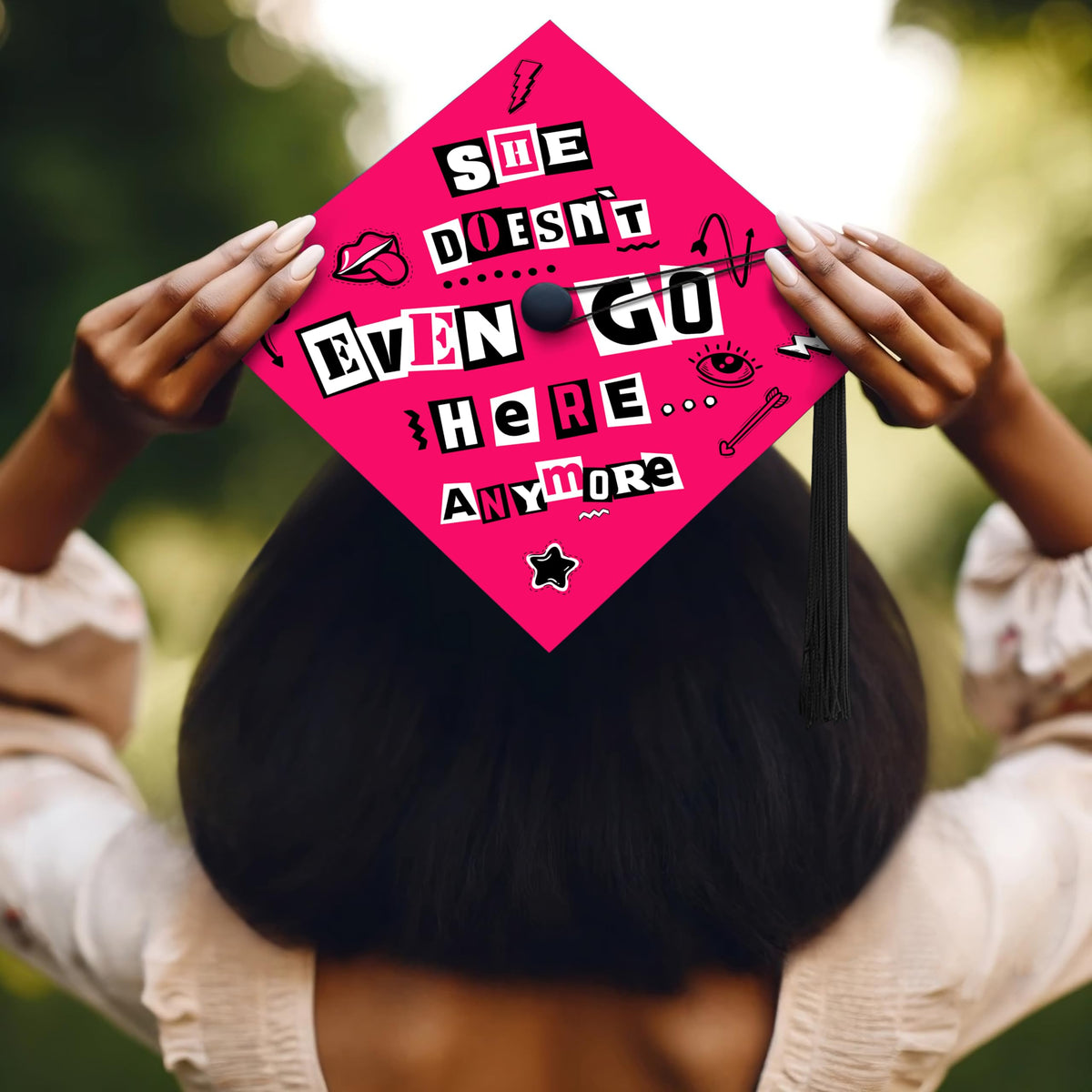 ADVANSYNC cap topper tassel hole allows easy repositioning after ceremony