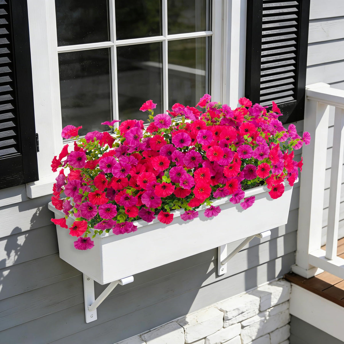 ADXORA 12-bundle set enhances porches with lifelike green texture