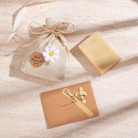 Aeenr Mother's Day comfort gift featuring a plush blanket and socks