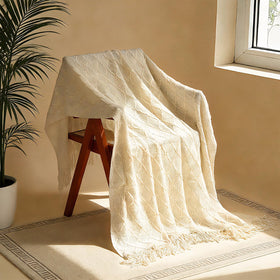 Aeenr self-care gift pack invites calm, pampering moments.