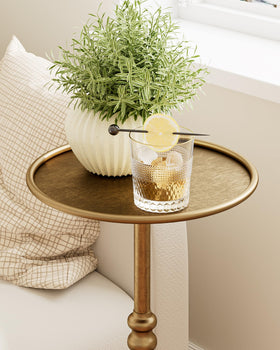 AEPOALUA larger surface than standard martini tables for displays