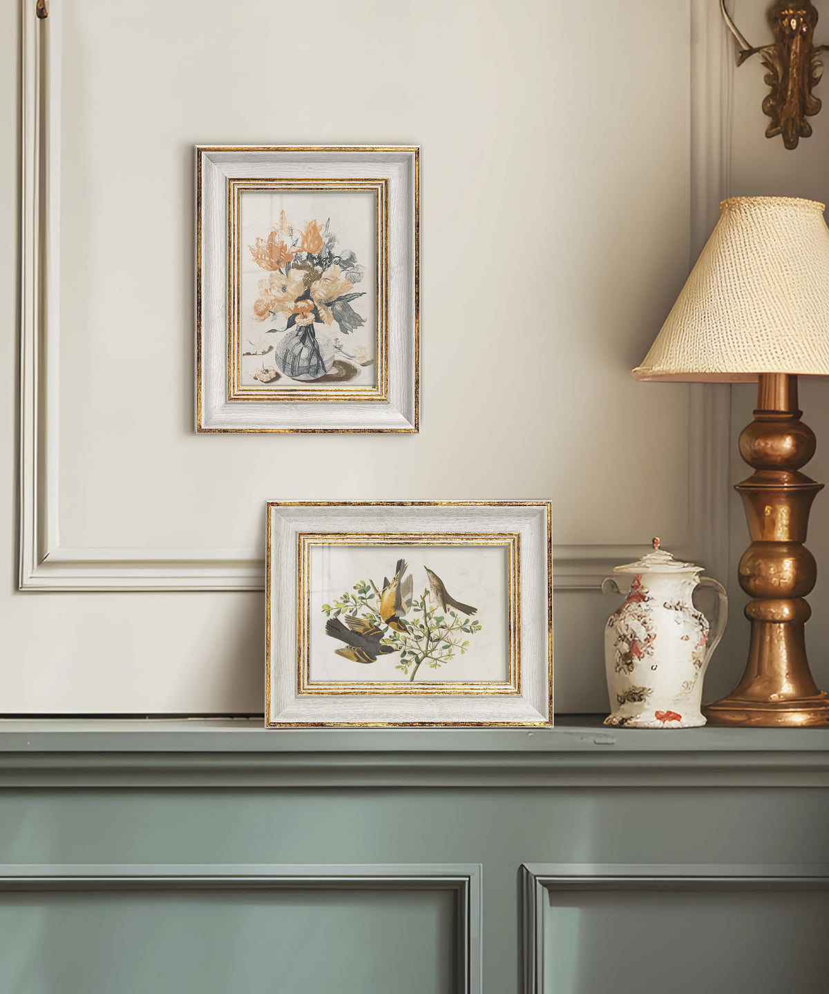 Afuly textured white-gold frame detail enhances vintage decor.