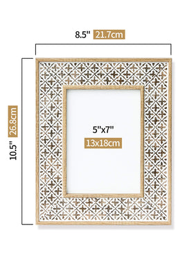 Afuly front-view 5x7 frame highlights clear, vibrant photo display.