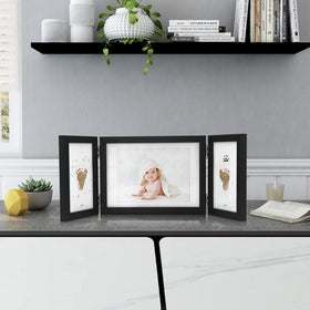 Afuly frame crafted from FSC-certified wood adds eco-friendly quality.