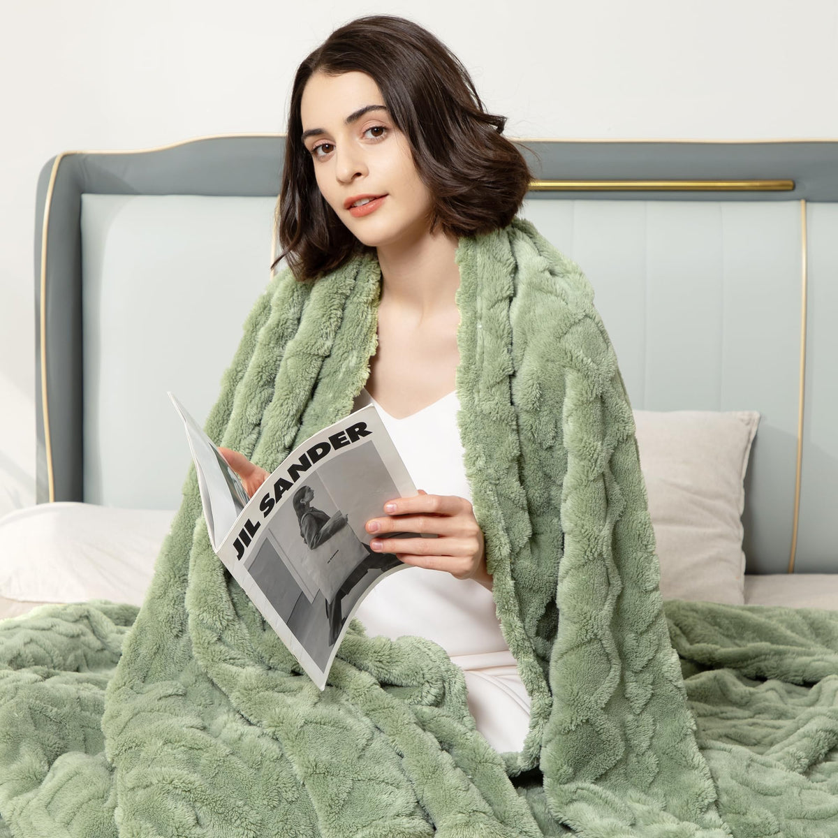 Aganear travel-compact sage-green throw ready for road trips