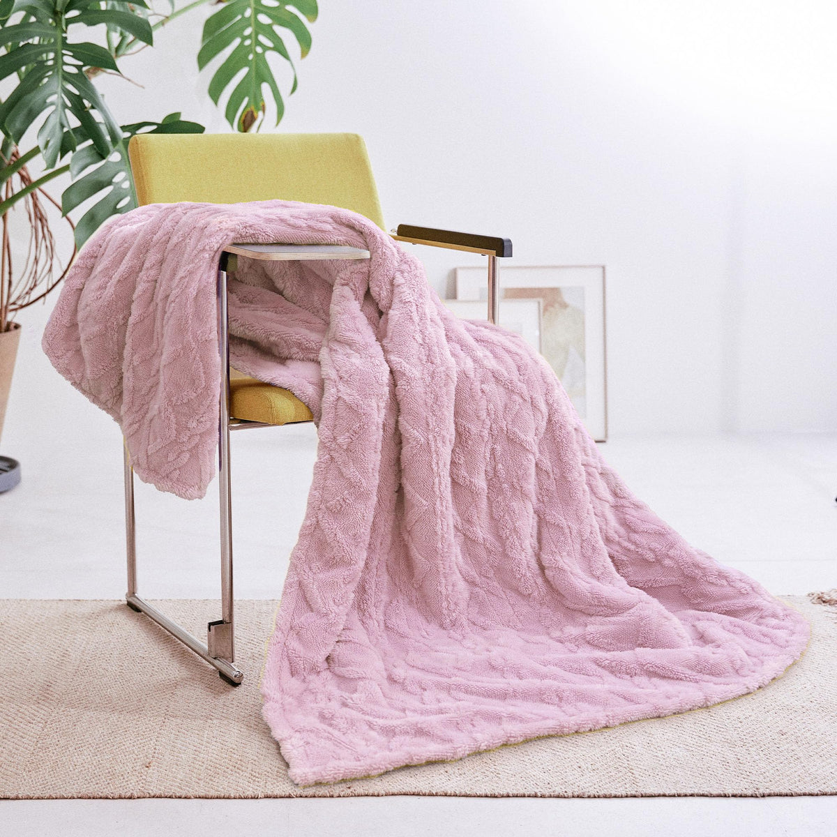 Aheadpret jacquard texture close-up highlights soft warmth.