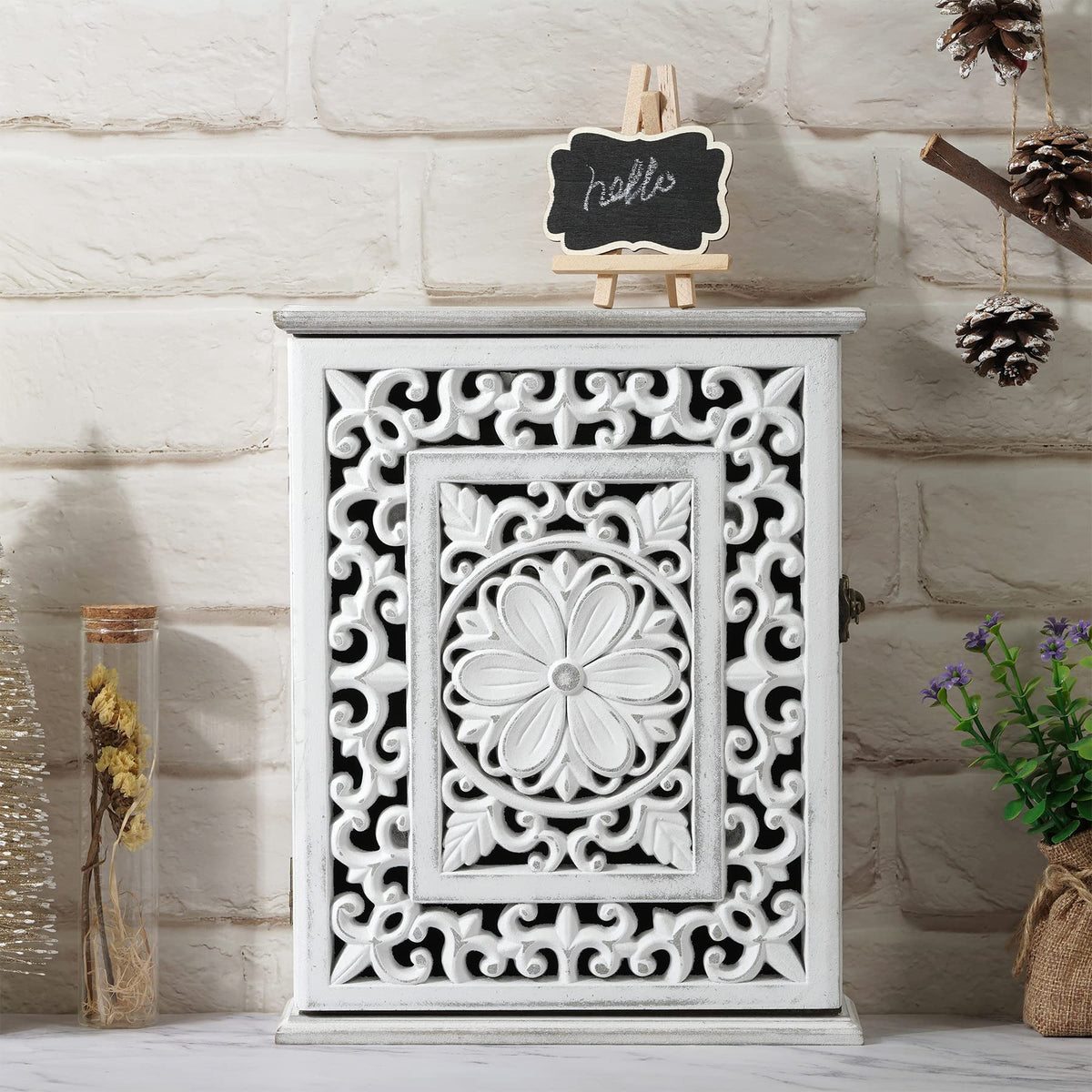 AHUONEL rustic key rack with six hooks in sturdy wall-mount design