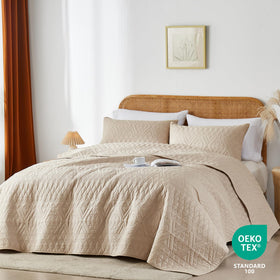 Akkialla brushed microfiber texture feels ultra-soft and cozy after every wash.