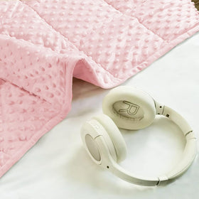 ALANSMA compact 36x48 weighted blanket suitable for bed and sofa.