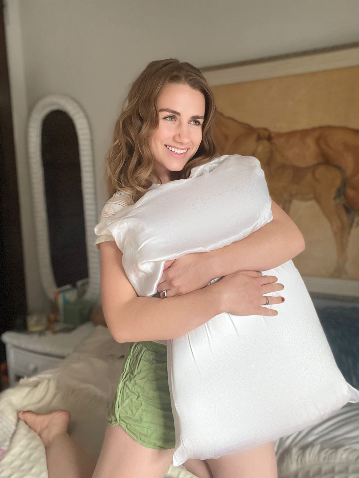 ALASKA BEAR queen-size pillowcase fits standard pillows for easy swapping.