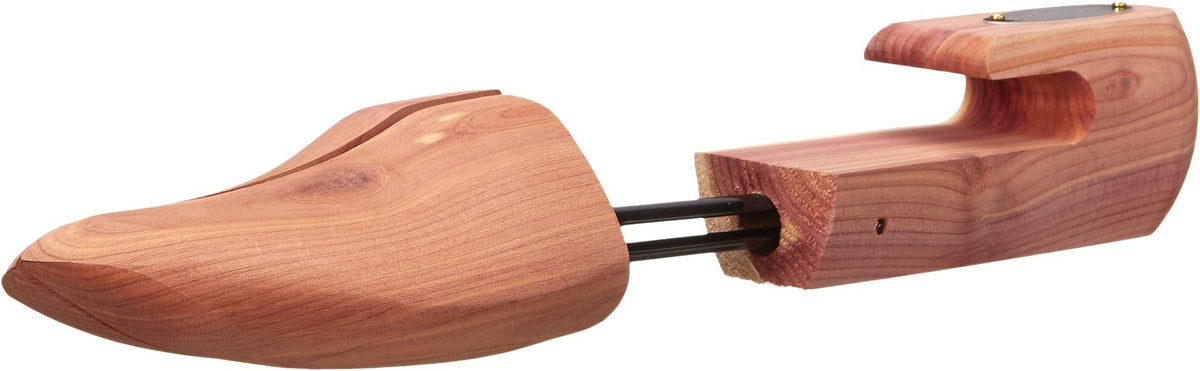 Adjustable-width cedar shoe tree supports wide or narrow feet