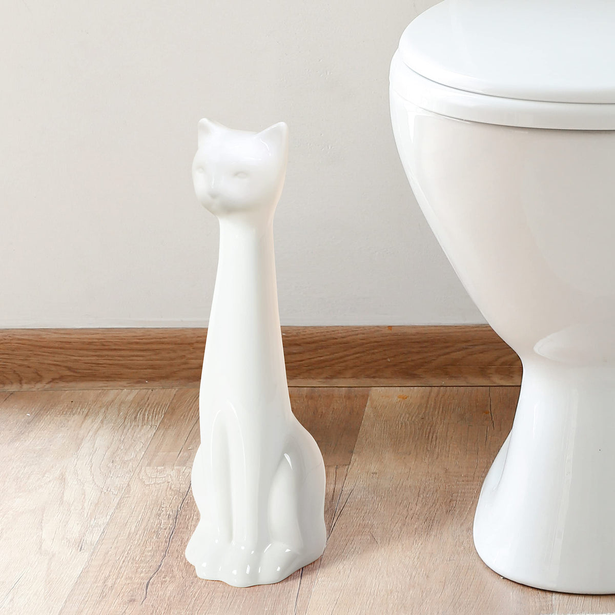 Allure White Cat brush close-up shows smooth bristles and durable construction.