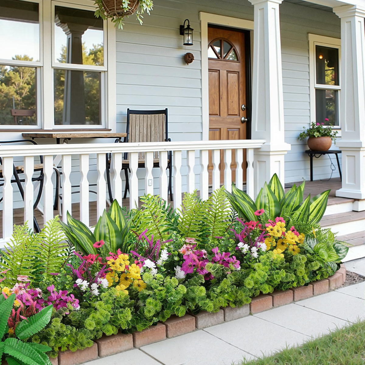 Alupssuc indoor-outdoor use suits porches, gardens, windowsills and events.