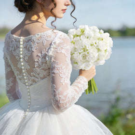 Alupssuc ranunculus ivory white centerpiece accent with timeless charm