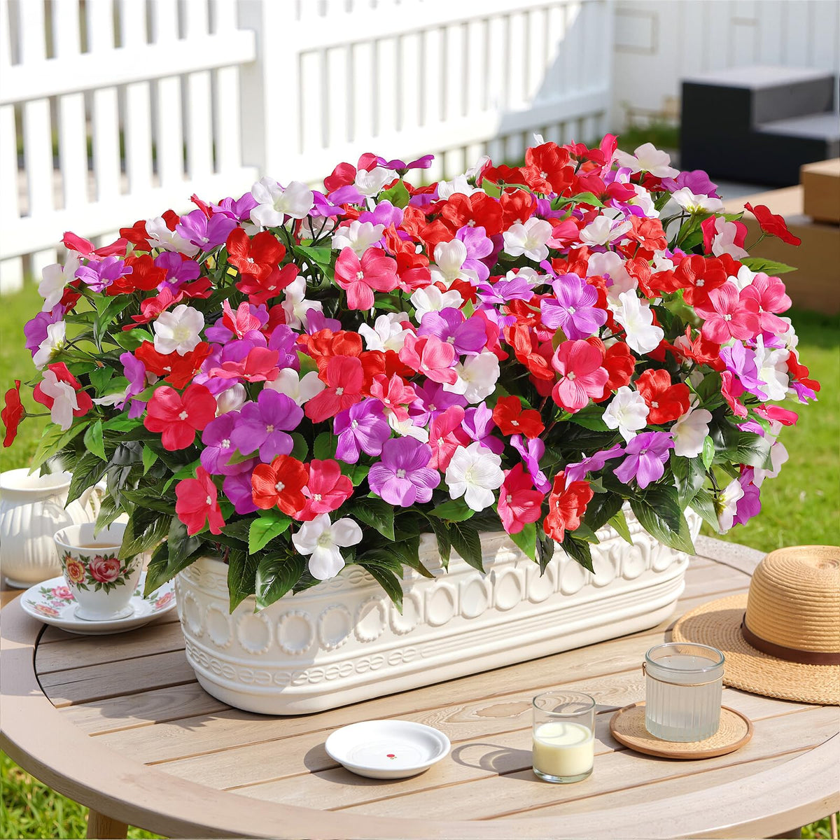 Alupssuc UV-resistant fade-proof design stands up to sunlit spaces.