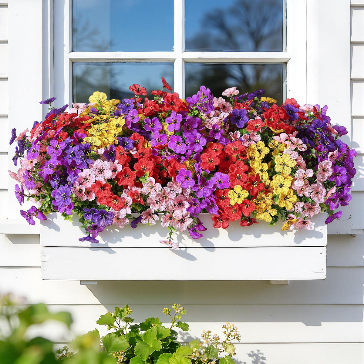 Alupssuc waterproof silk petals endure rain and cleaning.