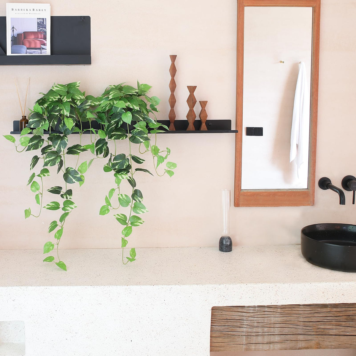 Alyptus fade-resistant silk material maintains vibrant color indoors.