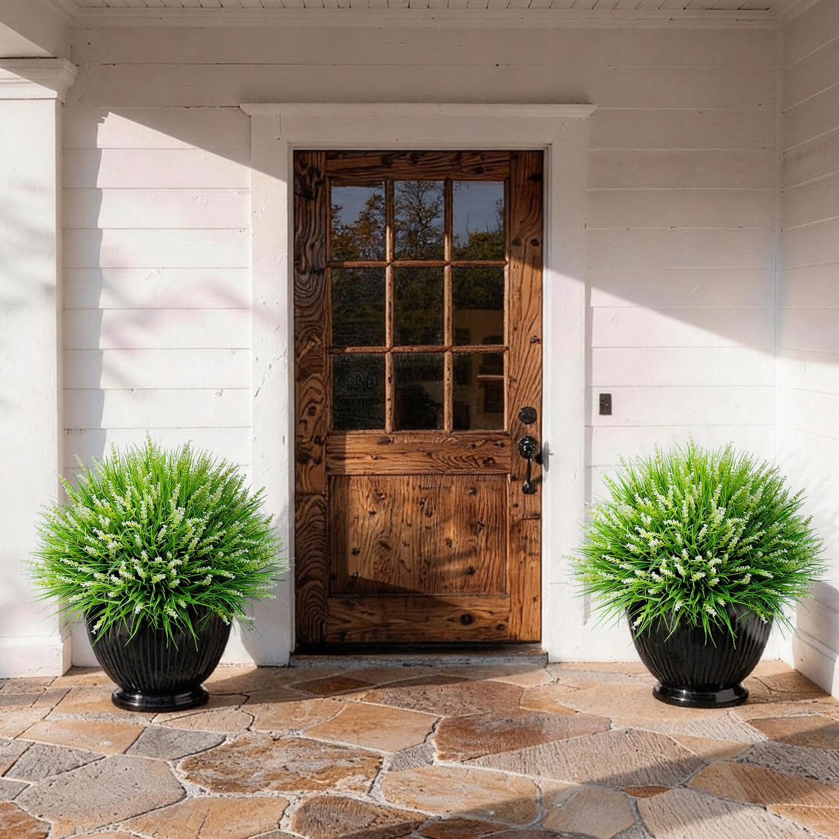 Alyptus 12-bundle white flowers for planters create natural-looking displays outdoors.