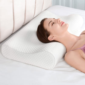 AM AEROMAX 32-inch pillow front view showing stable support for multiple sleep positions