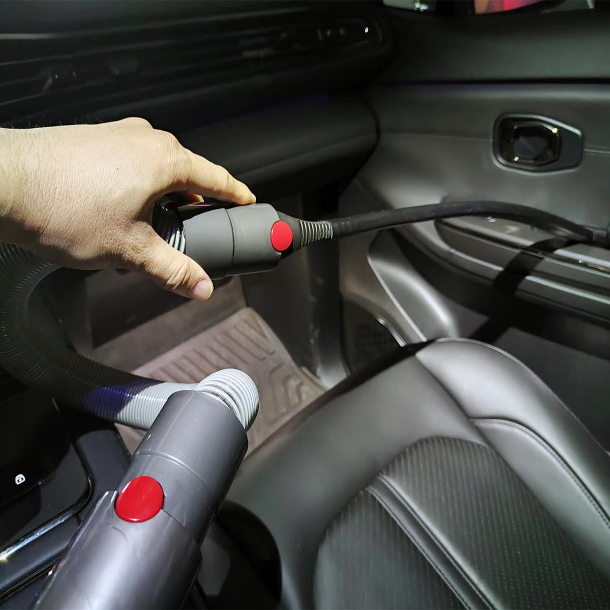 Amalfy car interior detailing tool cleans seat gaps and dashboard nooks.