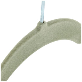 Amazon Basics anti-slip velvet surface keeps garments in place during handling.