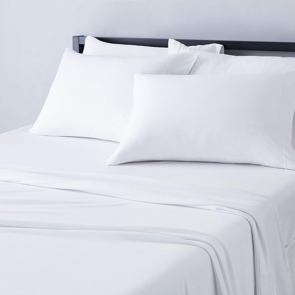 Amazon Basics full bed sheet set in super-soft material for cozy nights.