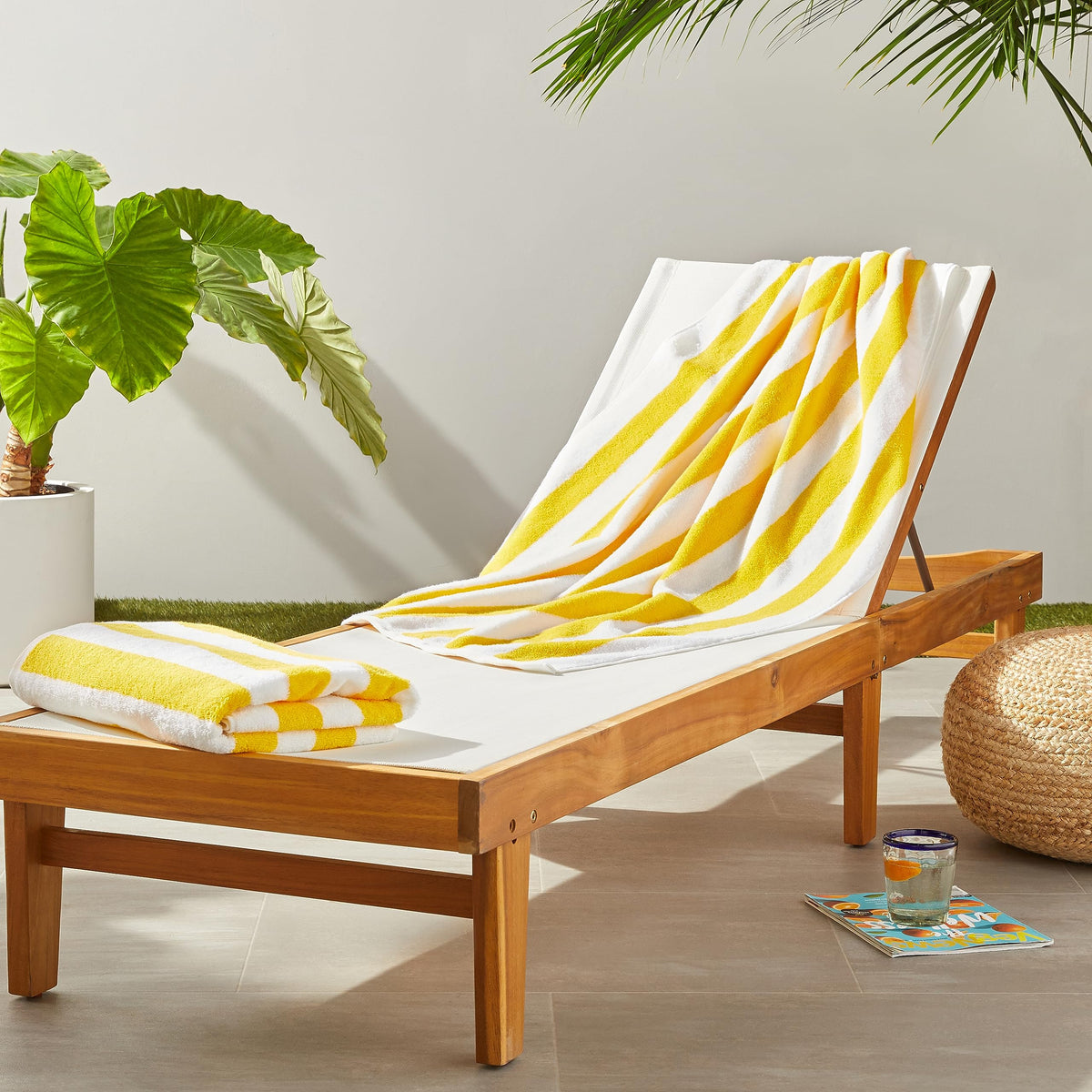 Amazon Basics cabana stripe towel hero image, large 30x60 for beach use.