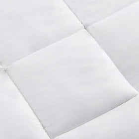Amazon Basics care label highlights machine washability for easy maintenance