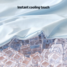 Close-up of 15-inch deep pocket on Amazon Basics Cooling Sheets