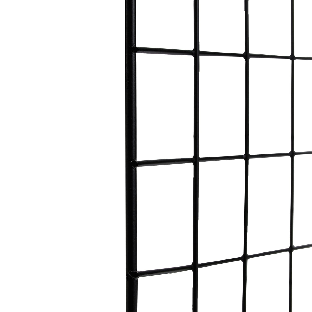 Durable steel grid cube supports up to 20 lb per cube for daily use.