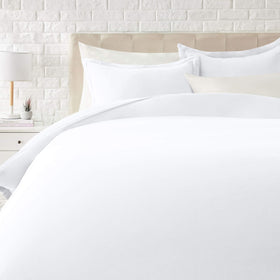 Amazon Basics duvet cover King in bright white offers a soft, lightweight layer for cozy nights.