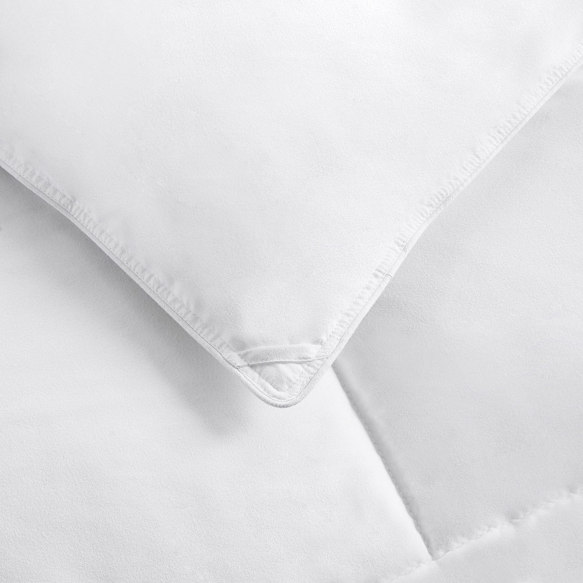 Amazon Basics duvet insert sized 88x88 inches for full/queen beds.