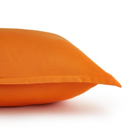 Amazon Basics full/queen comforter 90x90 inches for versatile bed setups.