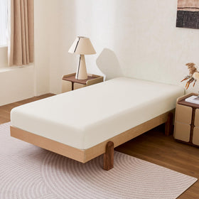 Amazon Basics king sheet showing a fully elasticized edge for a secure fit