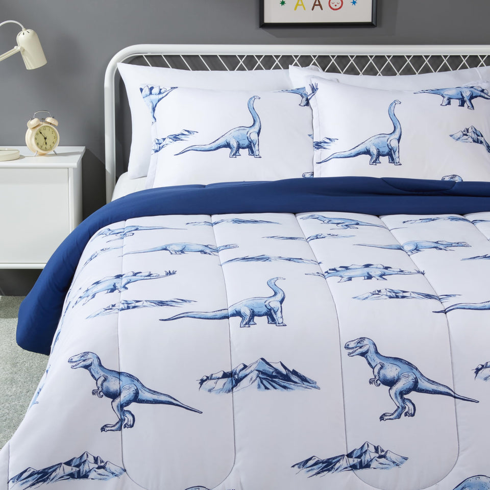 Amazon Basics kids all-season dinosaurs comforter for cozy nights