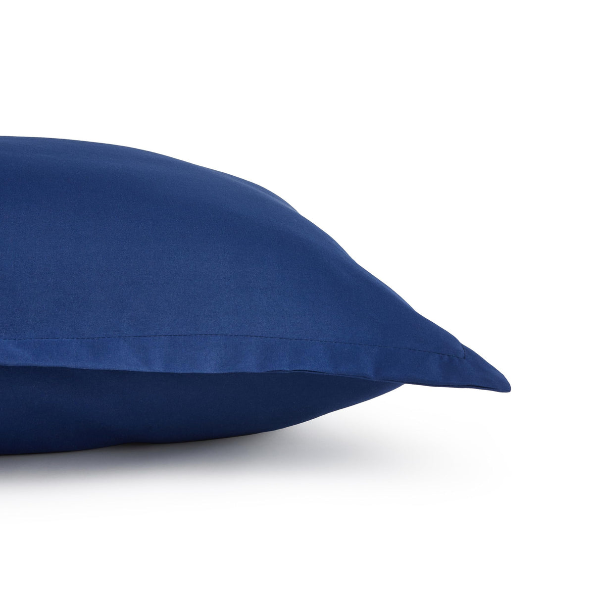 Amazon Basics microfiber material view highlights easy care and quick washing