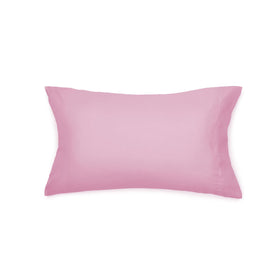 Pillow sham and pillowcase included in Amazon Basics kid bedding set.