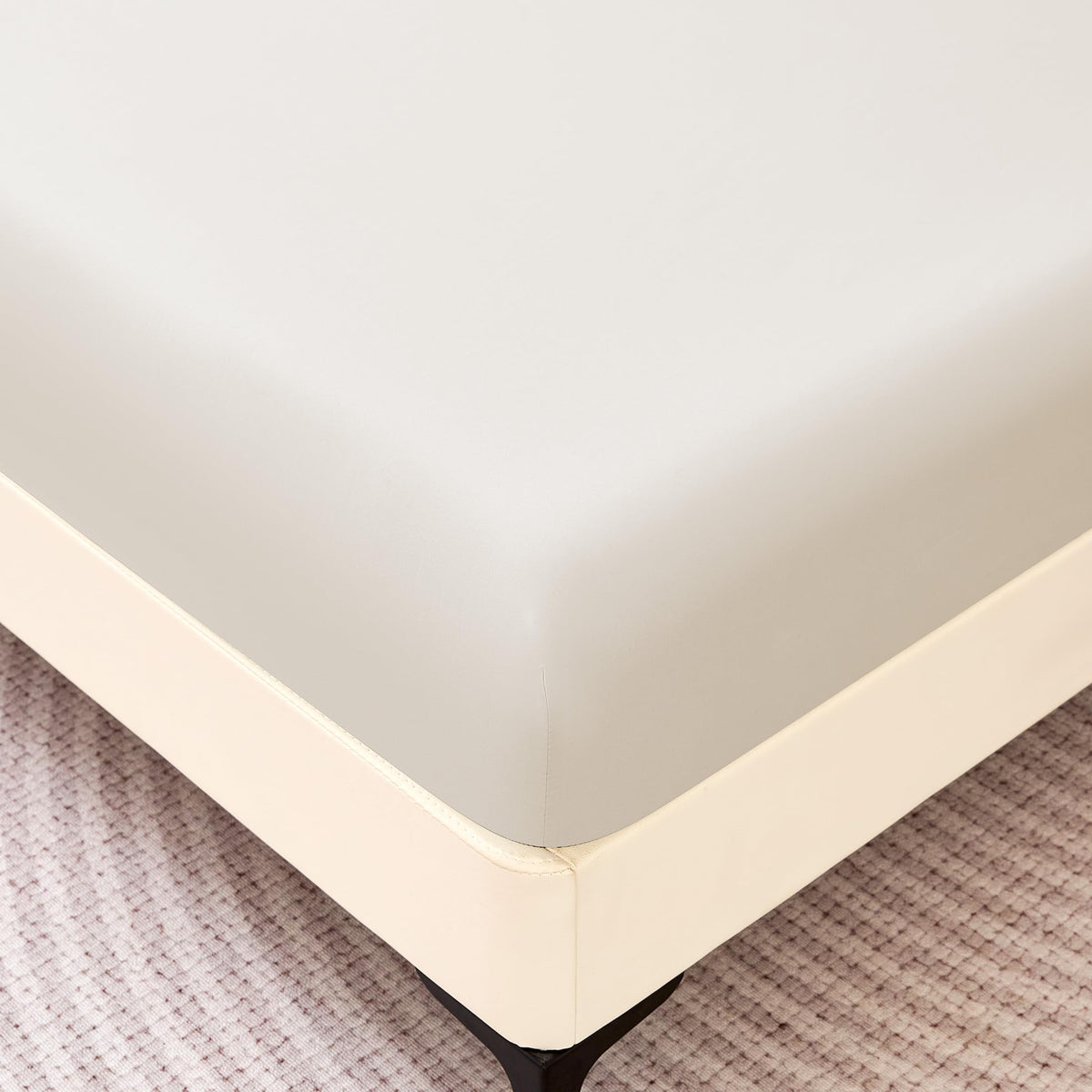Amazon Basics sheet with 14-inch deep pocket fits thick mattresses