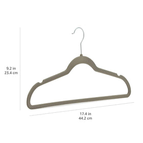 Amazon Basics space-saving design helps maximize closet capacity.